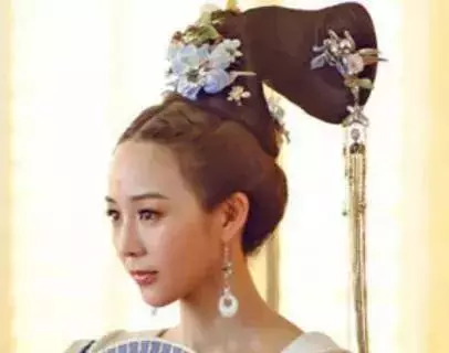 史上最傾城的皇后,亡國後遭敵人搶奪,死後還被士兵玩耍!