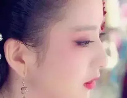 史上最傾城的皇后,亡國後遭敵人搶奪,死後還被士兵玩耍!