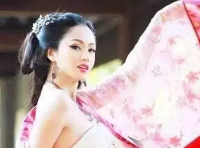 史上最傾城的皇后,亡國後遭敵人搶奪,死後還被士兵玩耍!