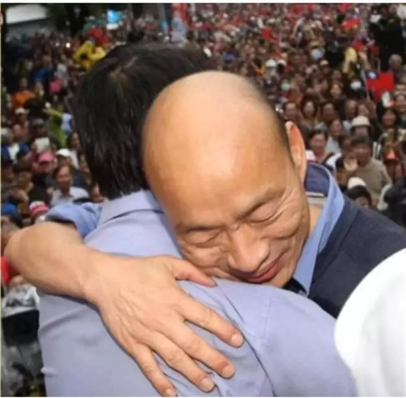 一張與韓擁抱照 謝龍介竟要哭了!