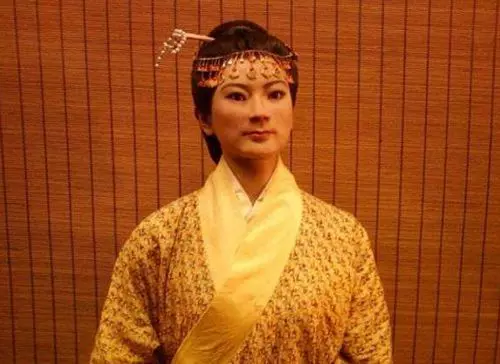 日本多次索要她的頭髮,從幾根到1絲,中國發現異常:半寸也不給!