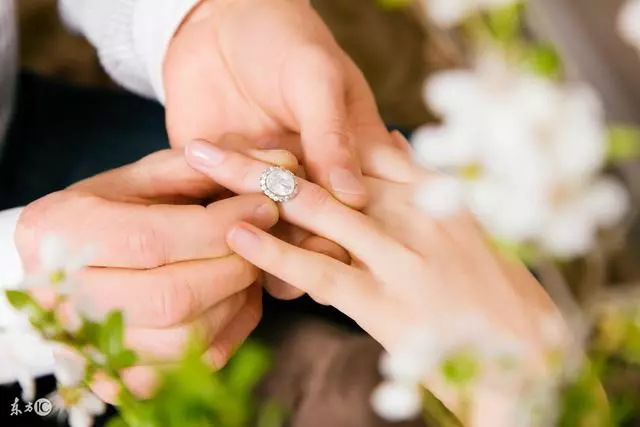 因為家裡條件不好,婆婆想霸占老公的工資,還動不動就找事