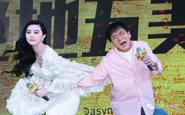 女星混娛樂圈有多難?這幾張楊冪趙麗穎的照片,證實了吳京的話!