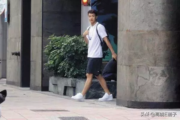 恭喜!蕭亞軒40歲生日公開與小16歲男友戀情:愛就需要我們在一起!