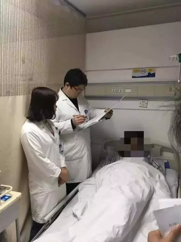15歲女孩經常喊肚子痛,媽媽以為是厭學,其實是癌!這種惡性腫瘤尤其青睞少女