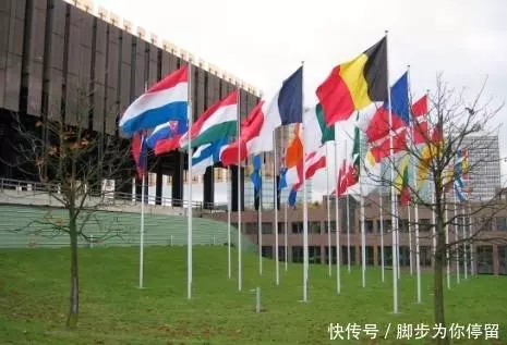就在剛剛!伊朗5座軍事基地被摧毀,中國首次表態震撼世界!