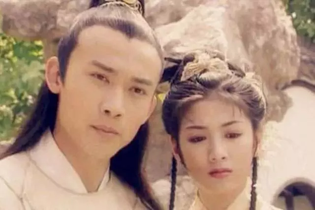 追星把自己追成了明星的女孩,如願以償嫁給了偶像,被寵成小公主