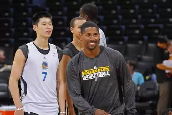 林書豪:在火箭湖人哈登、Kobe尊重我!被勇士簽約只是為了賣球票,隊友都不信任我!