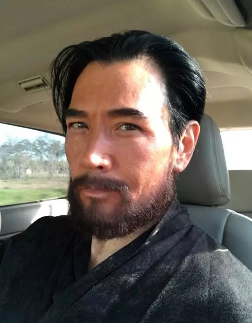 59歲費翔近照曝光,仍是春晚中明眸皓齒模樣,曾透露至今未婚原因