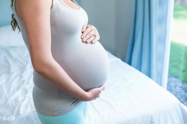 鄉下母親剛來就要回去,得知原因是老婆嫌棄,我甩手給老婆一巴掌