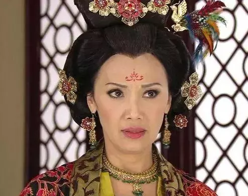 64歲TVB綠葉突發腦膜炎入院身體虛弱!曾兩次離婚與第三任丈夫恩愛~~~