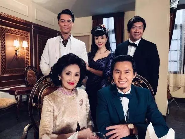 64歲TVB綠葉突發腦膜炎入院身體虛弱!曾兩次離婚與第三任丈夫恩愛~~~