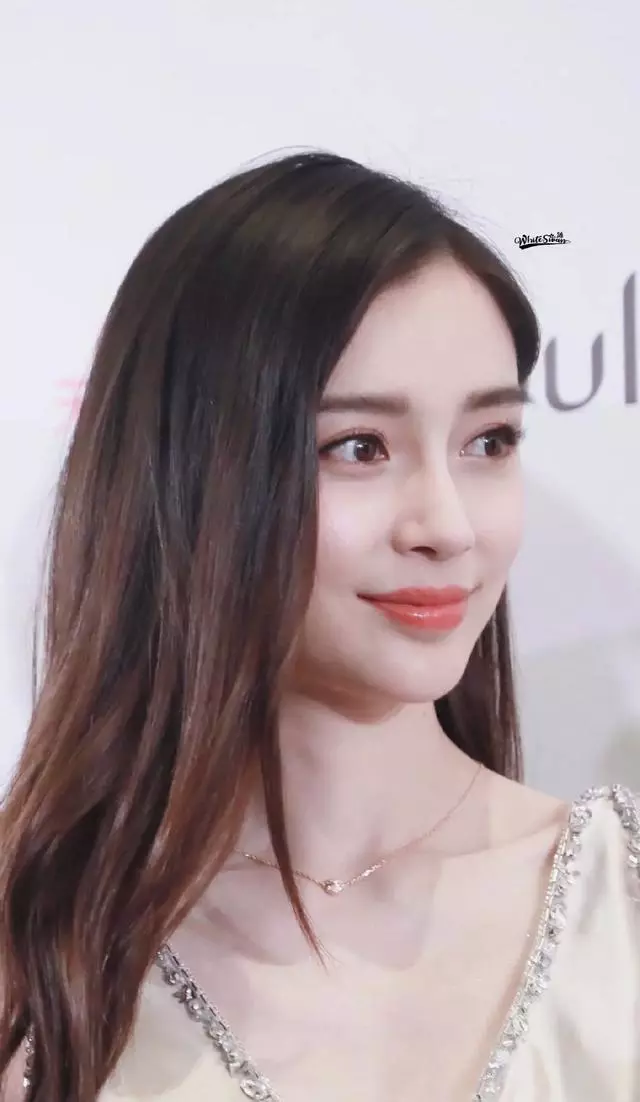 baby與劉嘉玲同台鬥豔,新老女神相差23歲,顏值身材不相上下!