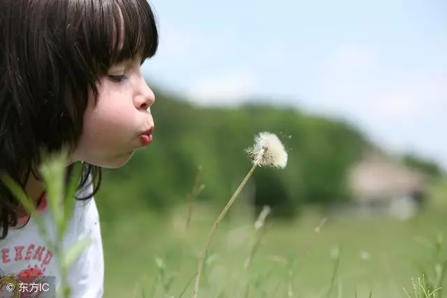 一出生就遭母親遺棄,27年來她對我不問不聞,如今上門求我養老!