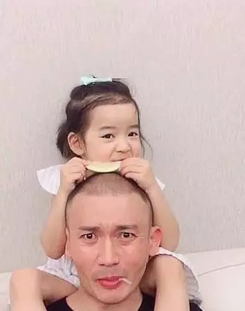 追星把自己追成了明星的女孩,如願以償嫁給了偶像,被寵成小公主