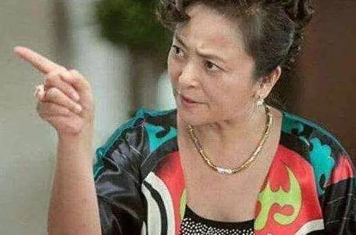未婚先孕後准公婆惡意降彩禮,我媽一拍桌子說:我女兒不嫁了!
