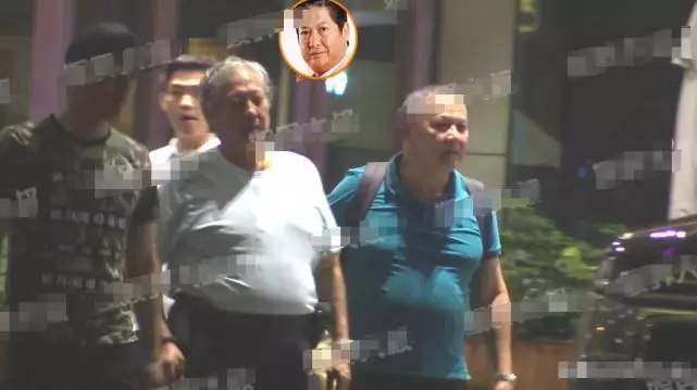 洪金寶深夜攜美妻外出「身體大不如前」,女助理當「人形拐杖」全程攙扶走!