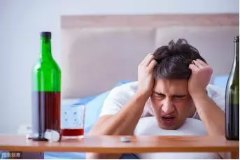 高血脂的「禍根」找到了,醫生警示:3種食物再吃,血管會堵塞 !