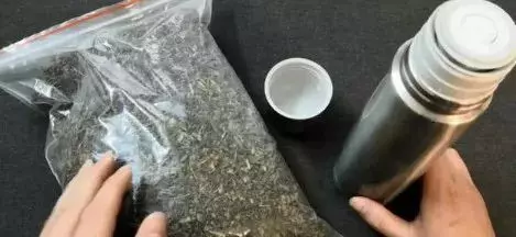 保溫杯最好別裝這四種水,特別是第四種,你肯定裝過,快告訴家人 !
