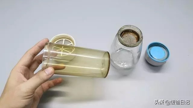 茶杯裡的茶垢再厚,用「1個小方法」就能清洗乾凈,學到就是賺到!