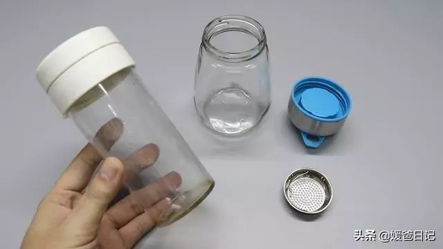 茶杯裡的茶垢再厚,用「1個小方法」就能清洗乾凈,學到就是賺到!