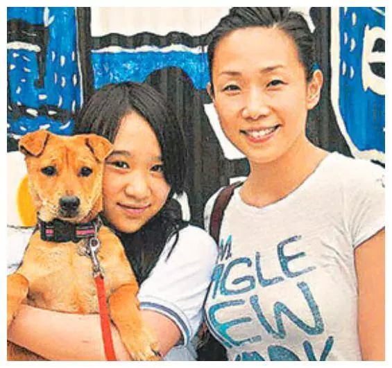 林憶蓮21歲女兒近照曝光,肚兜造型歐美味足,身材和母親是極端!