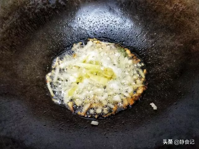 這菜太香了,簡單蒸一蒸,沒油煙,又鮮又解饞,大人小孩都愛吃