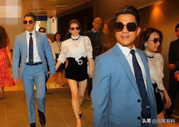 郭富城夫婦手牽手亮相,方媛穿短褲大秀美腿,但氣質卻還是有點像網紅!
