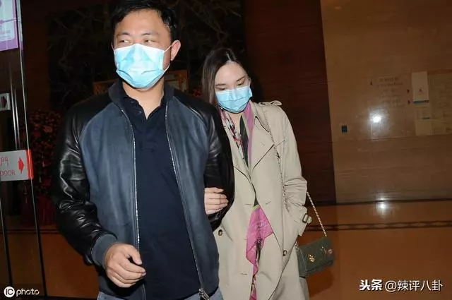 曾經風光綠茶婊凈身出戶,富二代老公拒付贍養費,豪門夢碎一場空!