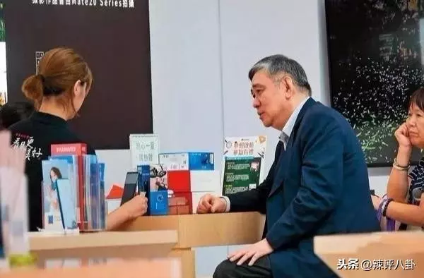 曾經風光綠茶婊凈身出戶,富二代老公拒付贍養費,豪門夢碎一場空!
