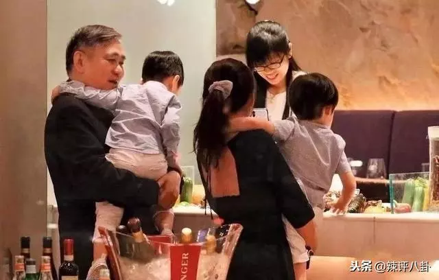 曾經風光綠茶婊凈身出戶,富二代老公拒付贍養費,豪門夢碎一場空!