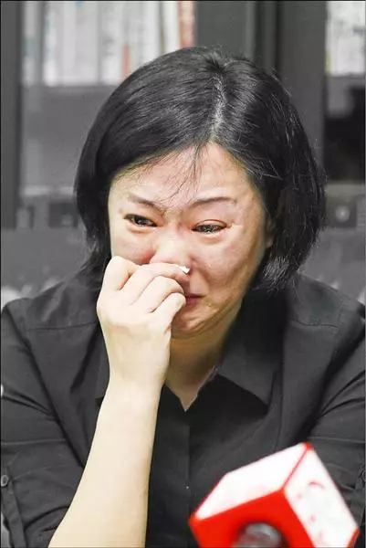 資深女星患重症淡出演藝圈 與兄母撕破臉「屢傳已逝消息」,近況曝光「發福卻凍齡」生活恬淡絕不復出!