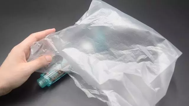 把牙膏擠到淋浴噴頭上,居然有這個妙用,家家戶戶都需要!超實用!