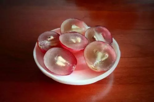 葡萄皮和籽裡,含花青素能抗衰老?營養師闢謠:吃多了一樣有壞處 !
