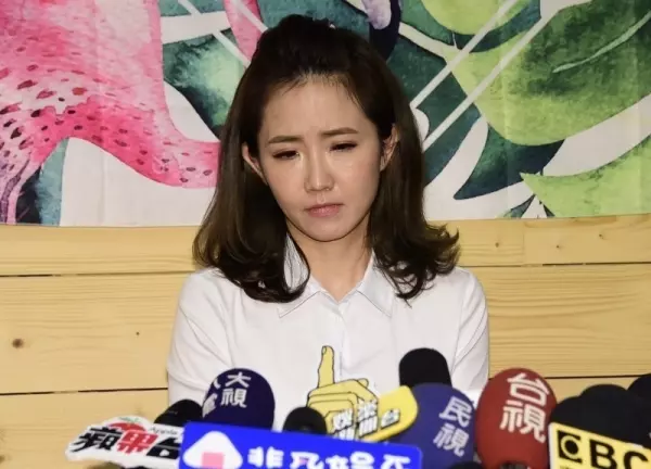 被昔日閨蜜講壞話!謝忻直言「我就是髒,但妳也沒多乾淨!」0收入還求助身心科,仍不見好轉!