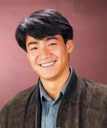 出身《古惑仔》曾因賭博輸光身家,61歲前TVB藝人靠冷門生意翻身,算是演員轉型商人比較成功的例子!