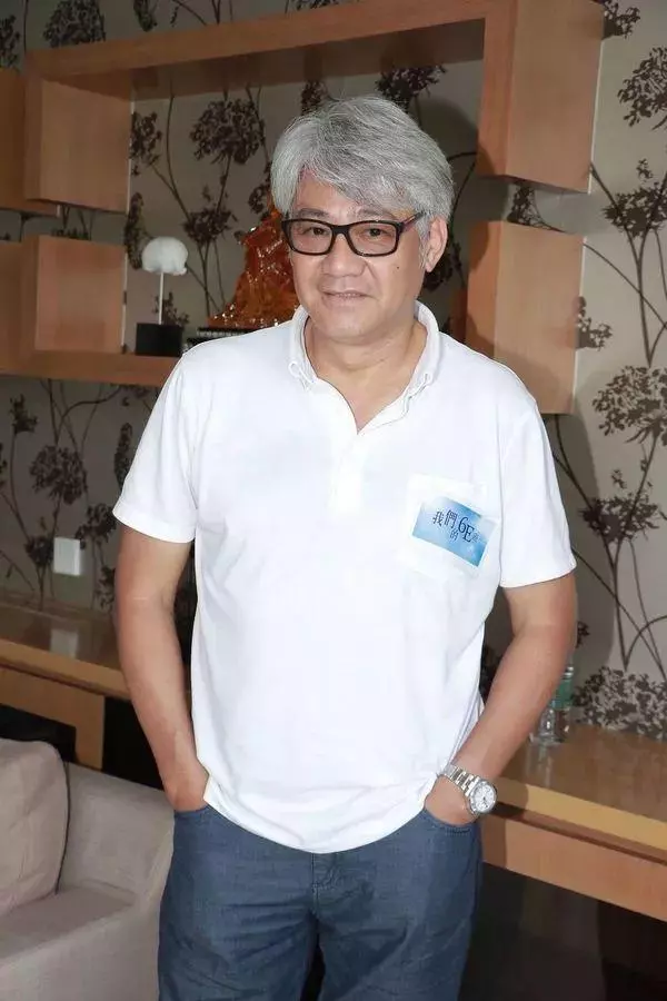 出身《古惑仔》曾因賭博輸光身家,61歲前TVB藝人靠冷門生意翻身,算是演員轉型商人比較成功的例子!
