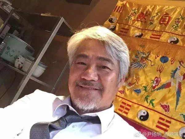 出身《古惑仔》曾因賭博輸光身家,61歲前TVB藝人靠冷門生意翻身,算是演員轉型商人比較成功的例子!
