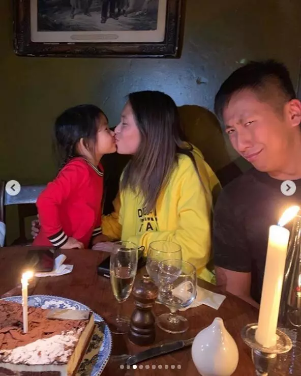 爭奪周太!「帶女兒去英國留學」母憑女貴無視美艷小三,「坐穩正宮地位」卻不敵她財力!