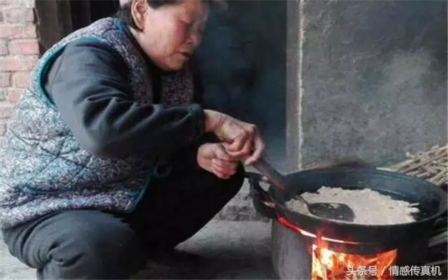 婆婆住院我細心照顧,弟媳不關心,婆婆出院我哭了,弟媳「傻了」