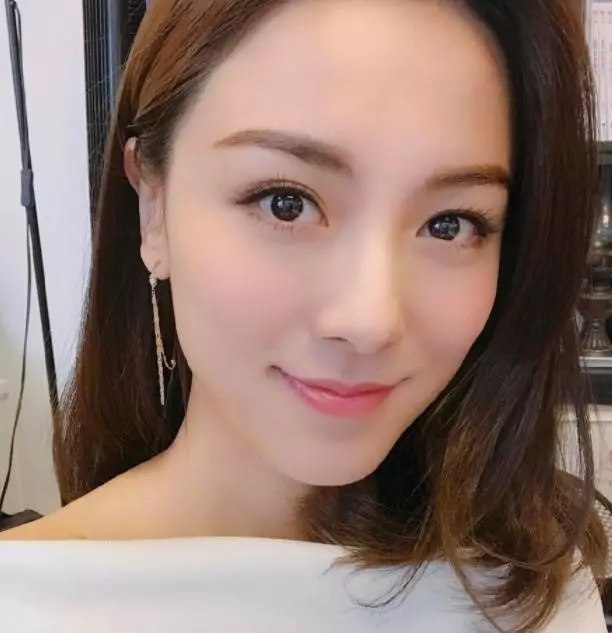 曾志偉兩個兒子的顏值一個比一個低,兒媳卻一個比一個漂亮