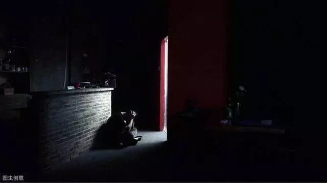 醒了就再也睡不著,不單單是脾胃不和,這4個原因不容忽視
