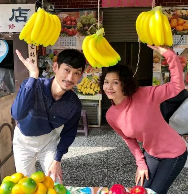 台灣合唱團女歌手年近50卻不婚不生! 曾有「小20歲弟弟」告白追求遭她婉拒:做自己,愛情隨緣!
