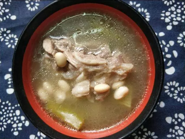 一把黃豆,半個苦瓜,教你煲一鍋下火湯