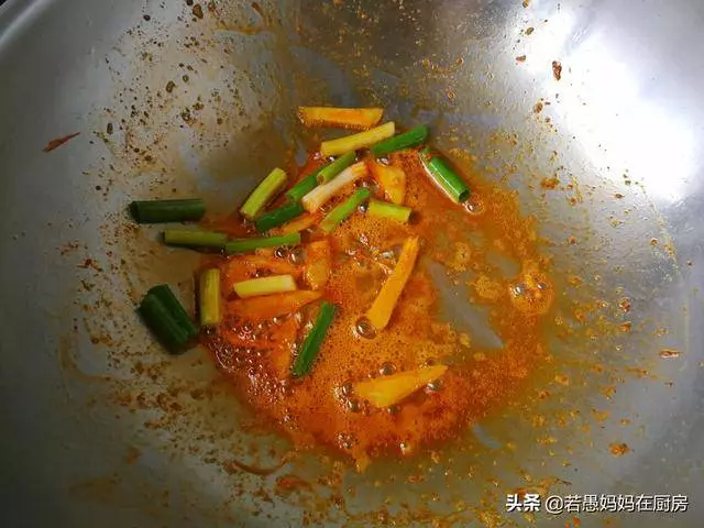 蝦仁燉豆腐蝦頭不要扔,連味精都不要放,營養翻倍