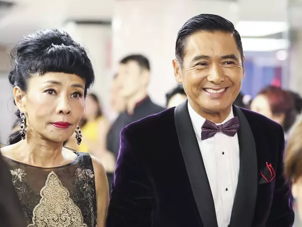 周潤發親民無極限!被拍到吃平價餐廳遭吐槽:傻子!「與老闆娘合影」來者不拒~~