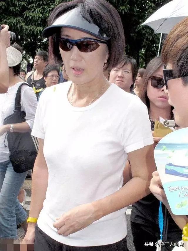 TVB「御用惡母」半生奉獻觀眾,如今享受單身,二十歲時靚過韓星!