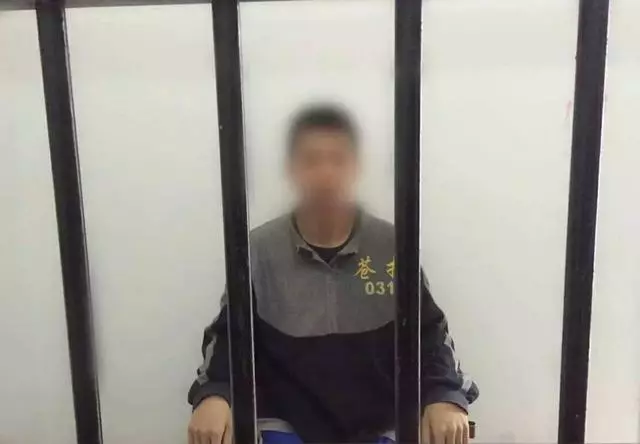 7歲男童頂嘴遭爸爸打,娃直呼\"爸爸,我不行了\",爺爺含淚報警