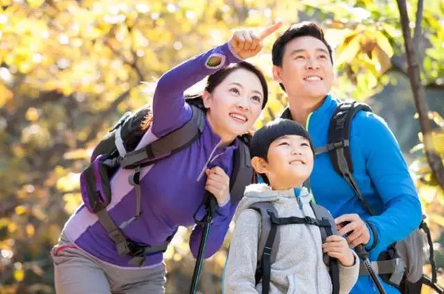 7歲男童頂嘴遭爸爸打,娃直呼\"爸爸,我不行了\",爺爺含淚報警