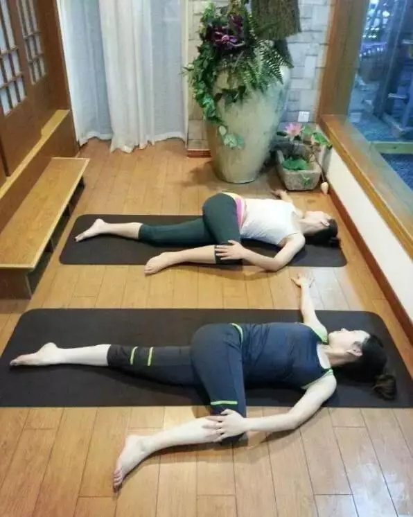 全套入門瑜伽25式,初學者必備 !每天練一次,身心舒暢瘦全身